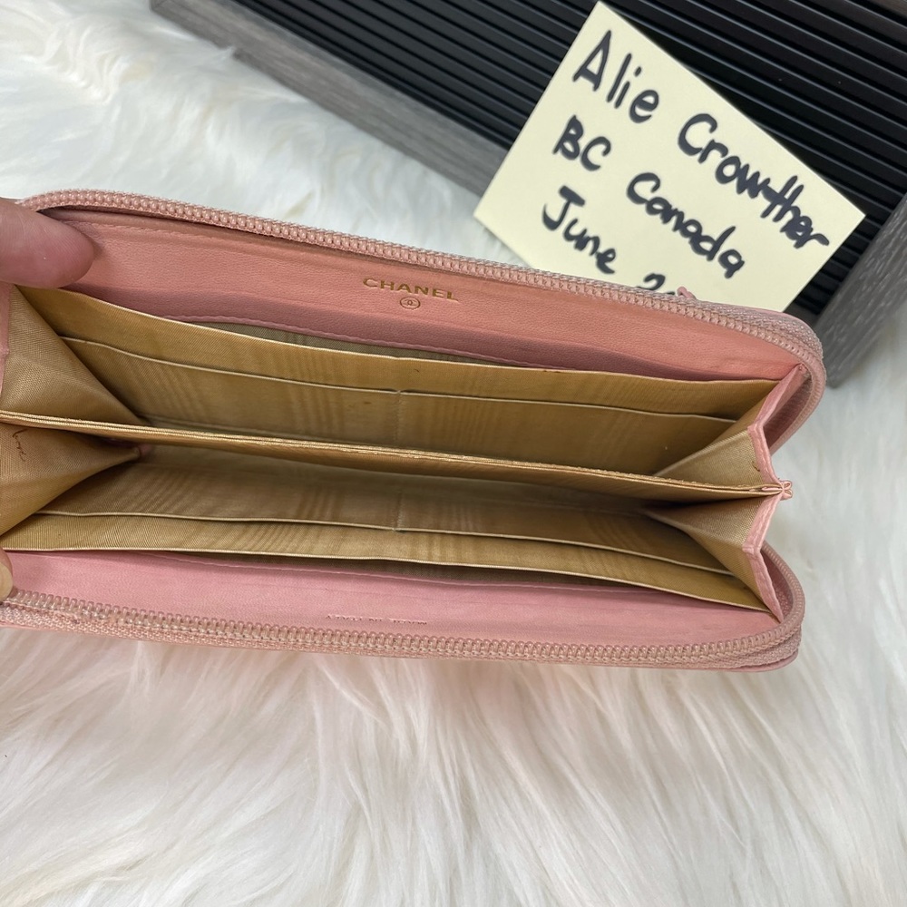 Sold on Instagram Chanel zippy wallet - Picture 7 of 11